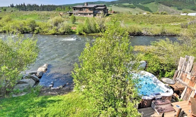 Crested Butte Cabina | CB River Cabin: Amazing Views, Quiet Location, Hot Tub on the River!