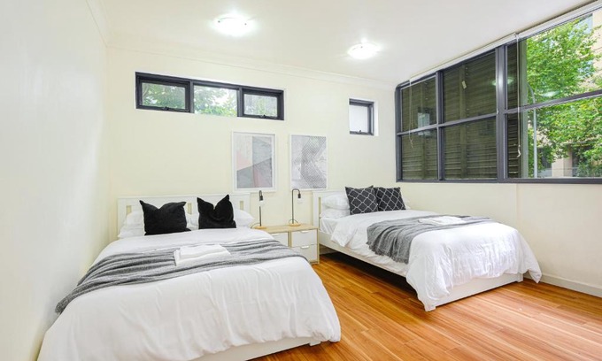 Ultimo Apartamento | CBD 3br apt for 8 guests near Train & Shopping