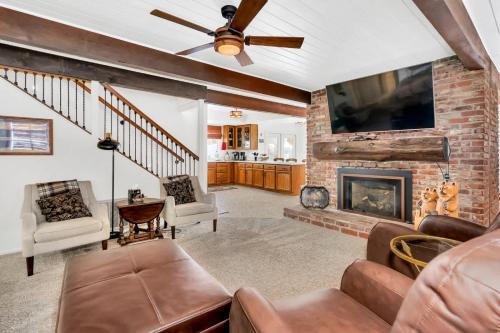 West Village Casa | CC Cabin - Full Game Room & Wrap Around Deck