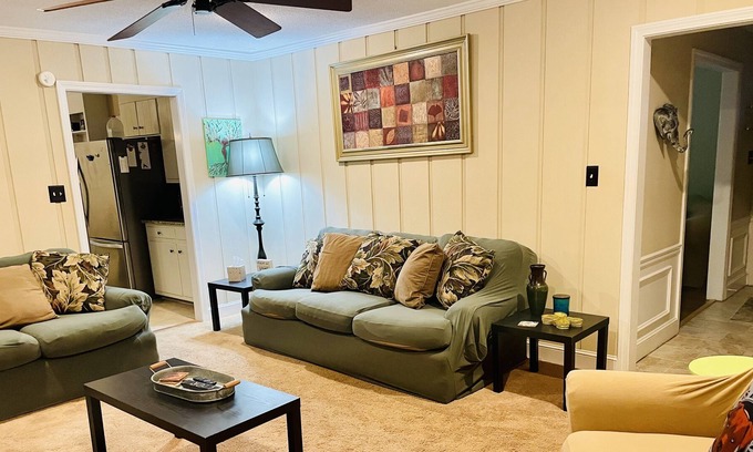 Statesville Casa | CC Cute Eclectic Cottage