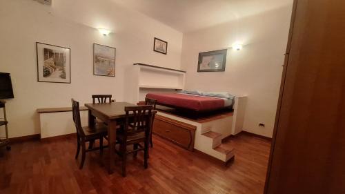 Taranto Apartamento | CconfortHotels Appartamento La Finestra Sulla Corte