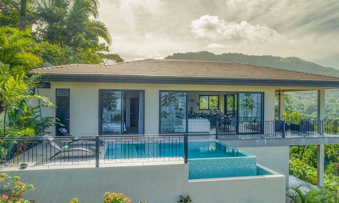 Dominicalito Villa | Increíble vista al mar NUEVA villa a poca distancia de la playa