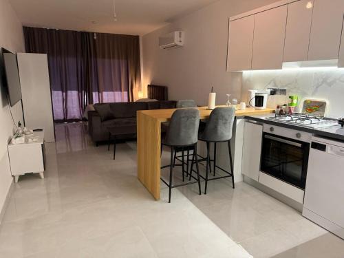 Aglantzia Apartamento | CEASAR RESORT STUDIO Consus