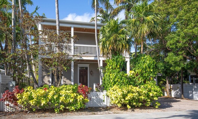 Old Town Villa | CEASAR'S PARADISE - A MODERN LUXURY RETREAT W/ 4+ Bedrooms/ 5.5 Baths