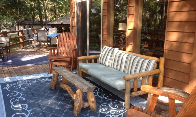 Webster Chalet De Esquí | Cedar Chalet estilo lago casa en el lago del diablo