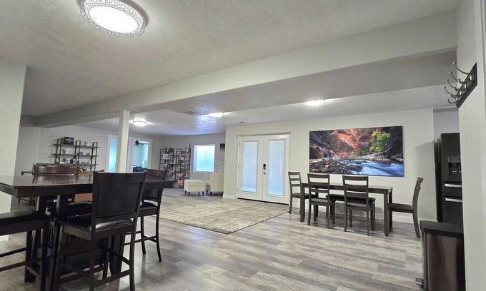Cedar City Apartamento | Cedar City, Basement Apartment. Five minutes from the I-15. Pet, family friendly