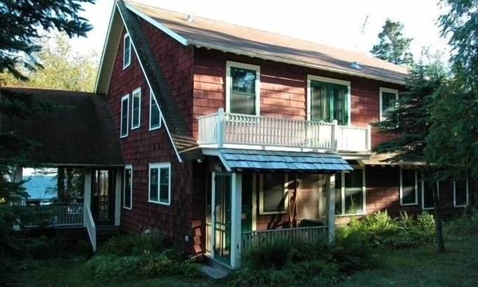 Tofte Casa | Cedar Cliff Retreat - Impresionante artesano de 1920 en la orilla del lago Superior