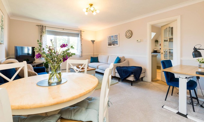 Horsham Apartamento | Cedar - Cosy 2 Bed Apartment Close to Town