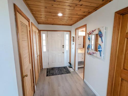 Deep Hole Casa | Cedar Cove - Waterfront home with Fire pit!