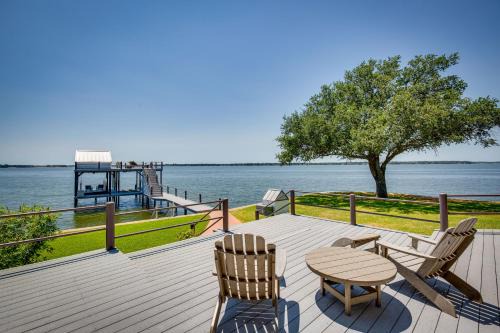 Leisure Land Casa | Cedar Creek Lake Views Gorgeous Mabank House!