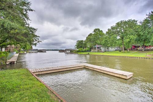Cedar Creek Reservoir Casa | Cedar Creek Reservoir Home with Private Boat Launch!