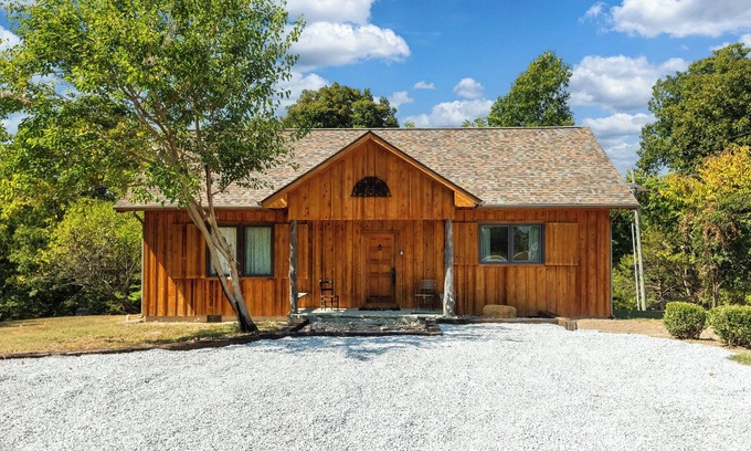 Texico Cabina | Cedar Hills Retreat: Peaceful Southern IL Escape