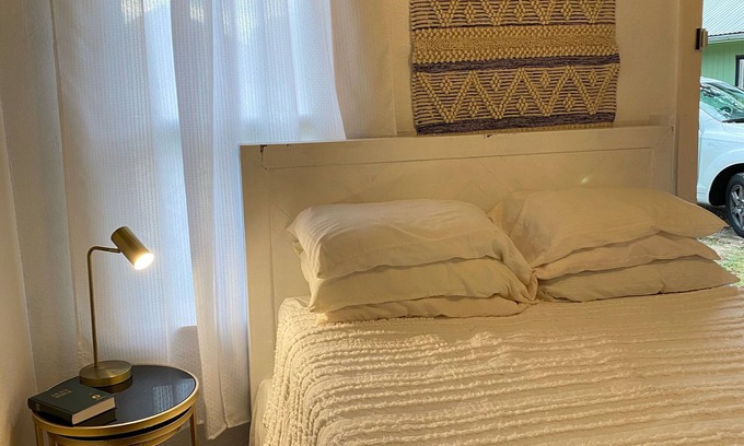 San Saba Cabina | Cedar Sage Suite @ Wildflower Lodge