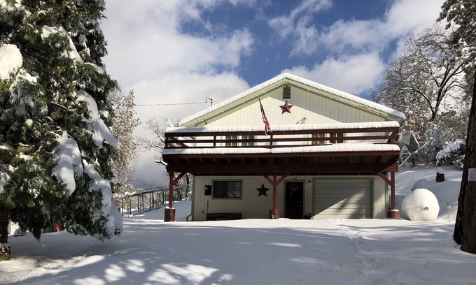 California Hot Springs Cabina | Cedarbrook Trl. BnB