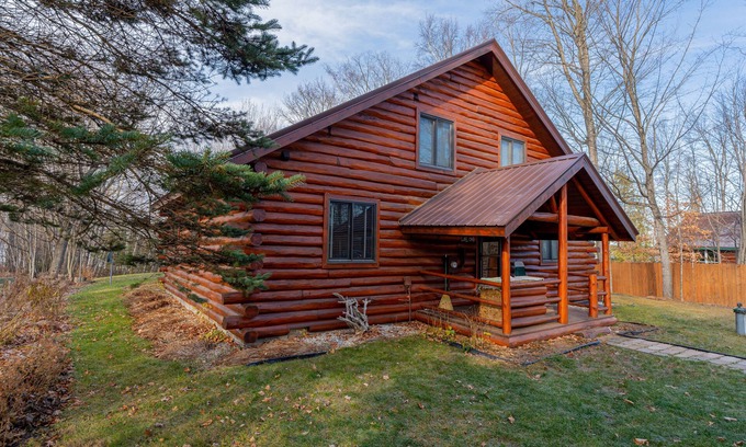 Gould City Cabina | Cedars on South: Long Days & Cool Nights—Summertime Bliss Awaits!