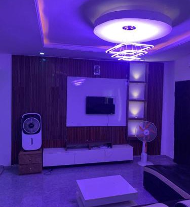 Ibadan Apartamento | Cee&Tee at AKOBO 1Bedroom or 2Bedrooms -247 Electricity-Solar Inverter AC in Bedrooms