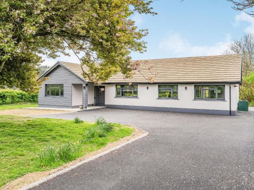 New Moat Casa | Cefn Gelli