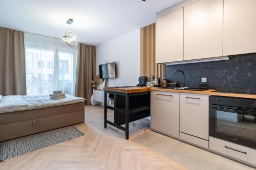 Katowice Apartamento | Ceglana Modena Park Apartment by BookingHost