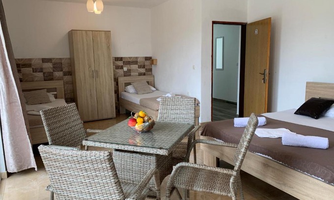 Gjerana Casa | CekajPlace