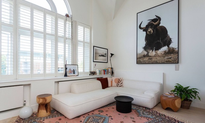 Southfields Apartamento | Celestial Loft, by Veeve