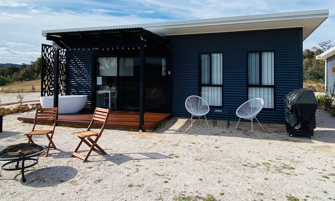 Grattai Casa | 'Celestine' Stunning 1-Bed Cabin with Idyllic View