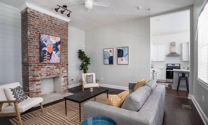 Radcliffeborough Apartamento | Celestine Suite | A 5-Block Walk to King Street