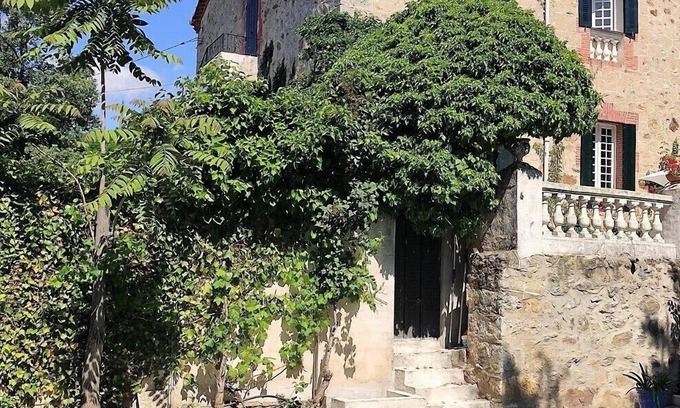 Miraflores de la Sierra Casa | Villa Centenaria en pueblo de montaña cerca de Madrid