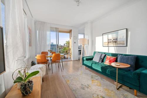Centennial Park Apartamento | Centennial Charm - Bright Parkside Escape with Pool