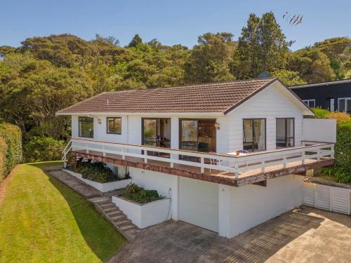 Whitianga Casa | Centennial Seascape - Whitianga Holiday Home