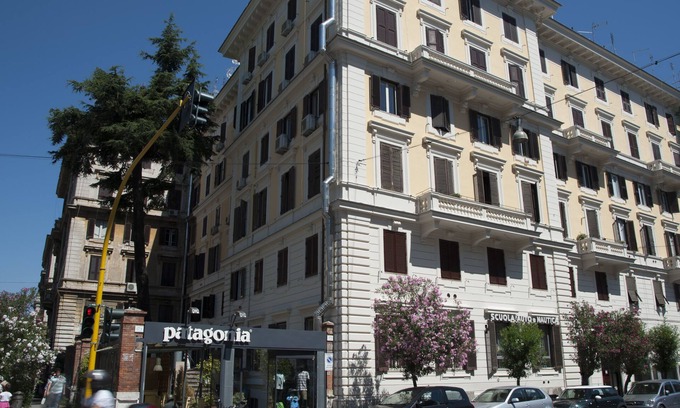 Salario Casa | Center 2 Rooms is a modern and comfortable apartment located on the first floor.
