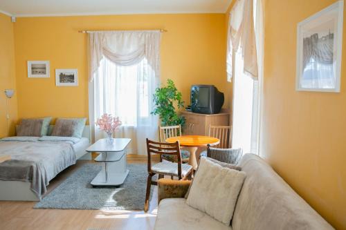 Kesklinn Apartamento | Center of city apartments, bus station 1min, airport 5 min