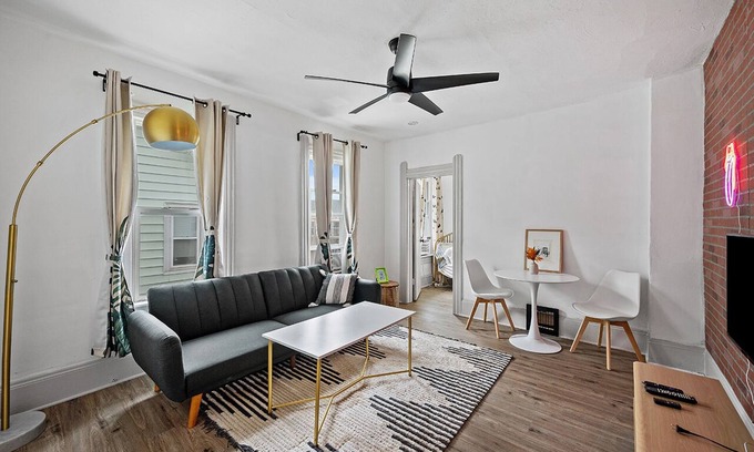 Little Italy Apartamento | Center of Little Italy #4