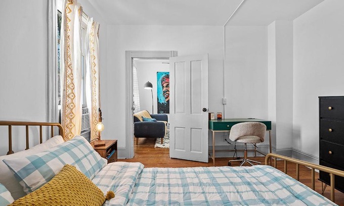 Little Italy Apartamento | Center of Little Italy #1