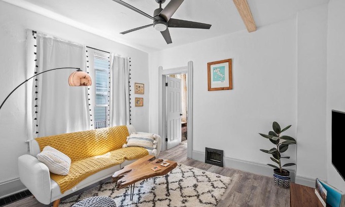 Little Italy Apartamento | Center of Little Italy #2
