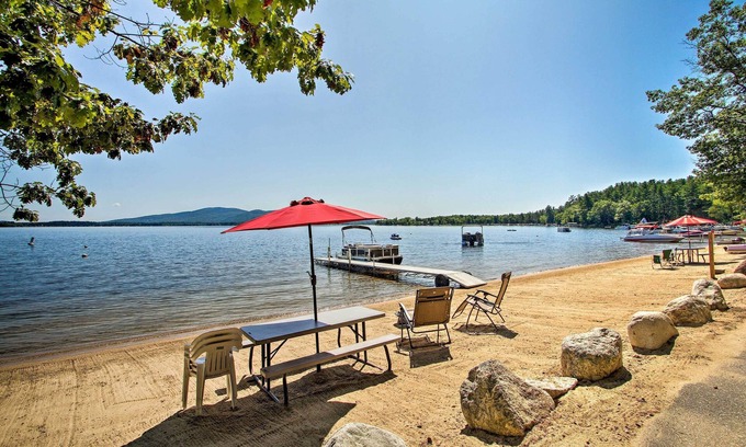 Center Ossipee Cabaña | ¡NUEVO! Centro Ossipee Pet-Friendly Cottage w / Dock!