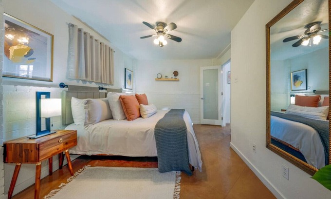 Blenman-Elm Casa | Central / Guesthouse / 1 BR & 1 BA / Fenced / Cozy