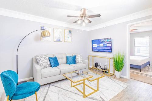 Brentwood Apartamento | Central 1BR King Bed Suites, Close to Downtown & Domain