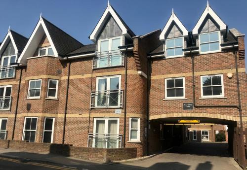 Bishop's Stortford Apartamento | Central 2 Bed, 2 Bathrooms, Ground Floor Apartment with Parking