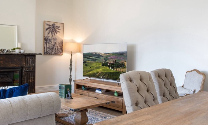 Strathfield Apartamento | Apartamento soleado con estacionamiento privado