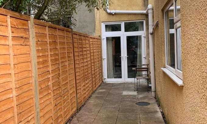 Horfield Apartamento | Central 2 bed flat with off street-parking