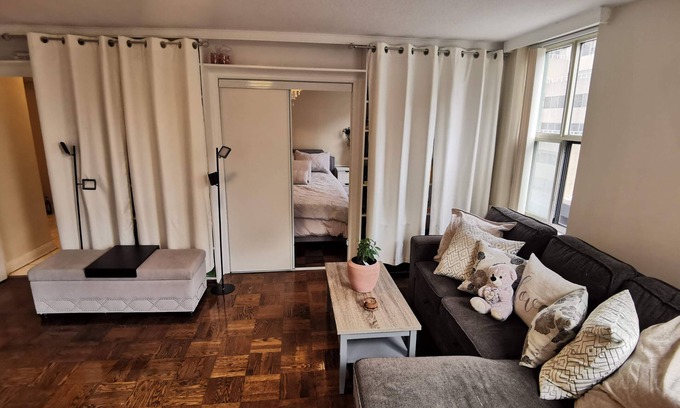 Midtown Toronto Apartamento | Central 2 bedroom apt (near Casa Loma & Rosedale)
