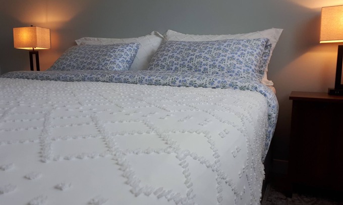 Whyte ave Casa | Central, 2 bedroom King/Queen, Semidetached House in French Quarter