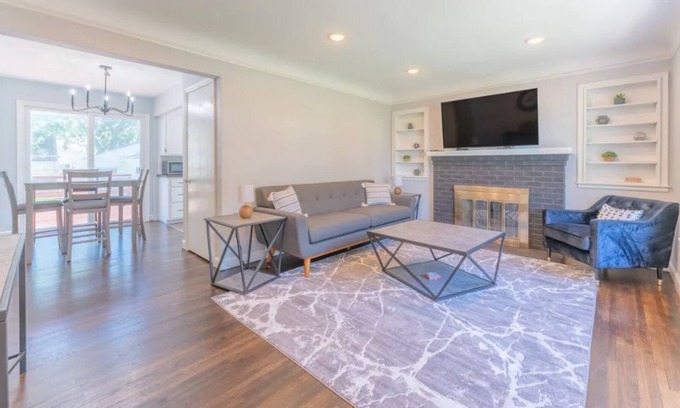 Richfield Casa | Central 2BR House 5 min from MSP & Mall of America
