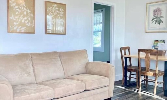 Arcata Apartamento | Central 2nd Floor Flat
