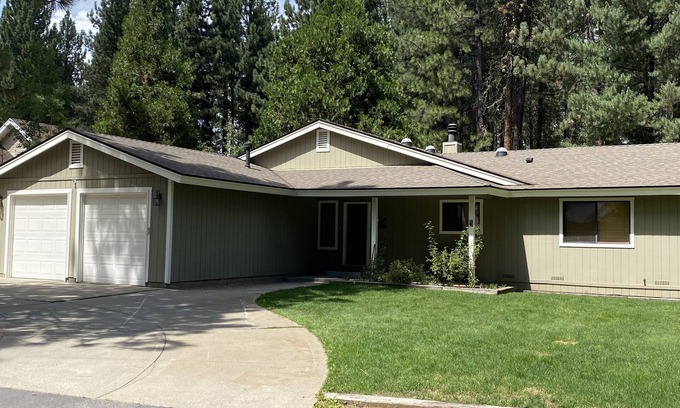 Plumas Eureka Estates Casa | Summer Booking: Large 4 bedroom private home, private lot. New, expanded deck