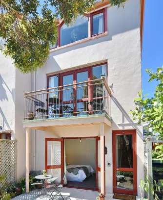 Akaroa Casa | Central Akaroa Retreat - Balcony and Parking -Tumeke Akaroa