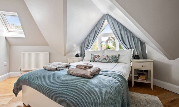 New Forest District Apartamento | Central and Cosy Brockenhurst Flat