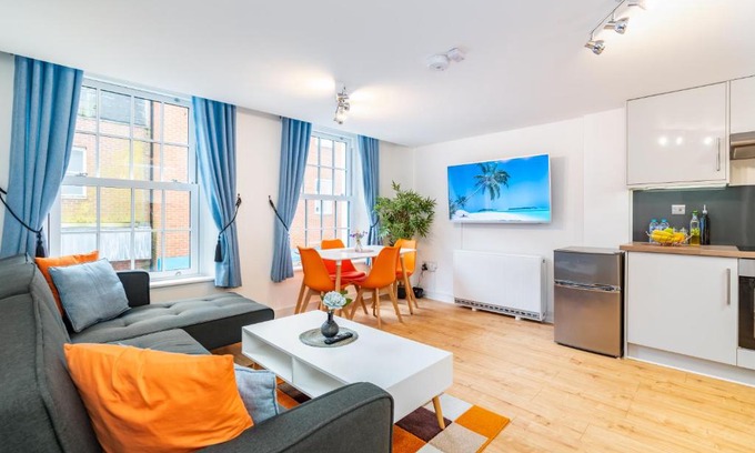 Andover Apartamento | Central Apartment With 55” Smart TV+Netflix
