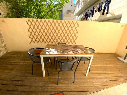 Les Grands Carmes Apartamento | Central Appartement T2 4P avec terrasse