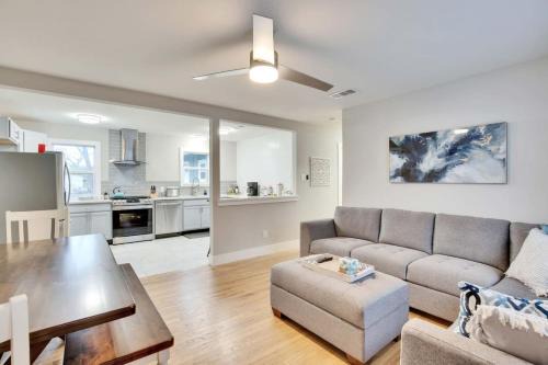 Govalle Casa | Central Austin 6 Bedroom Gem